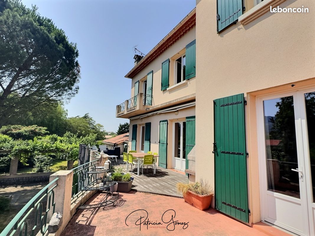 Maison 7 pièces 210 m² · à Mazamet · 210 m² · 425 000 €