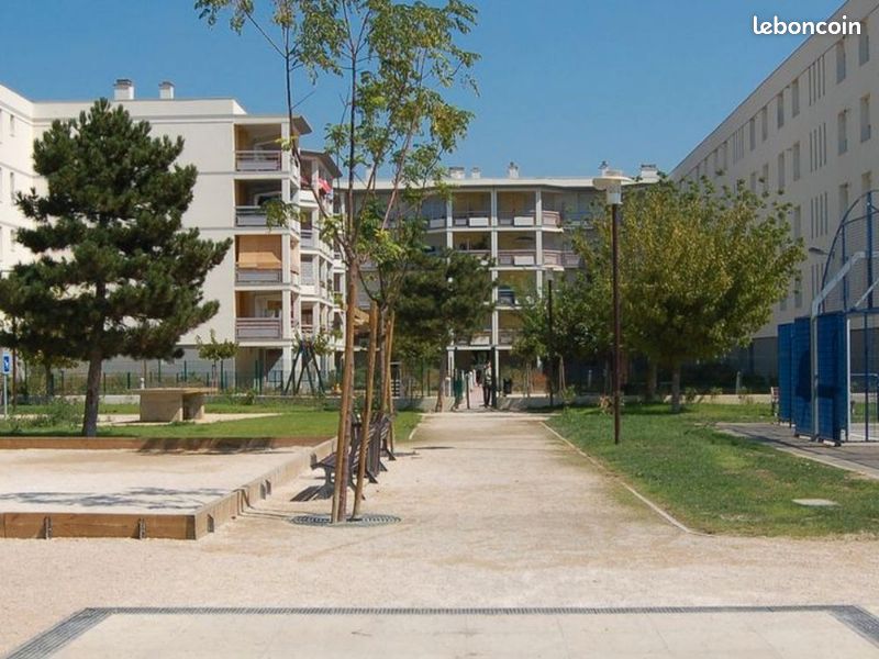 Appartement 3 pièces 65 m² · à L'Isle-sur-la-Sorgue · 65 m² · 580 €