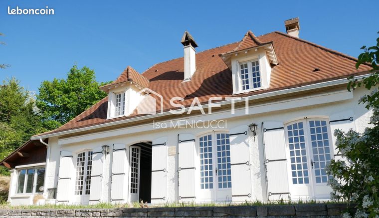 Maison 8 pièces 200 m²