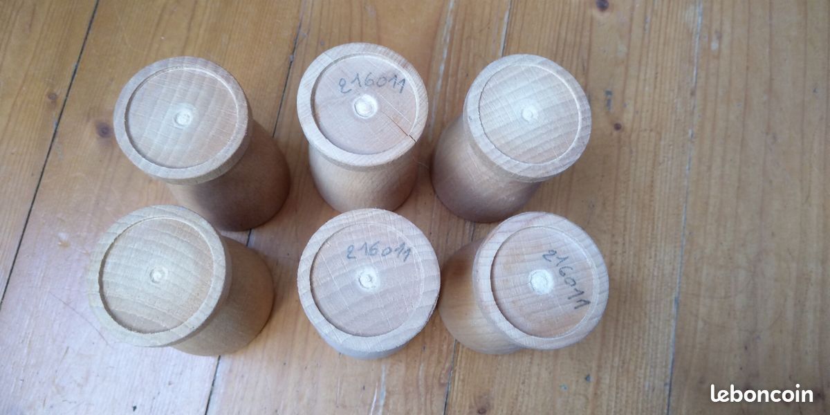 Lot de coquetiers en bois (image 3)