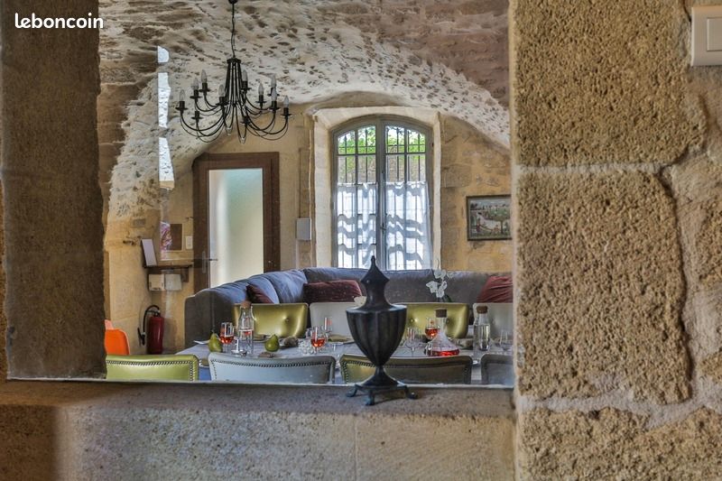 Maison 8 pièces 596 m² · à Uzès · 596 m² · 1 050 000 €