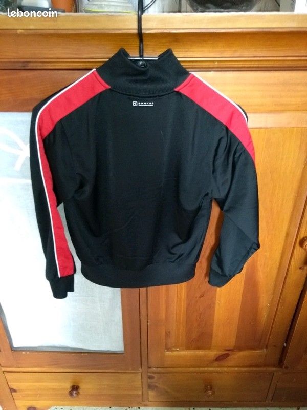 Lot 8 ans 4 vestes et un t shirt marque in extenso Decathlon umbro (image 3)