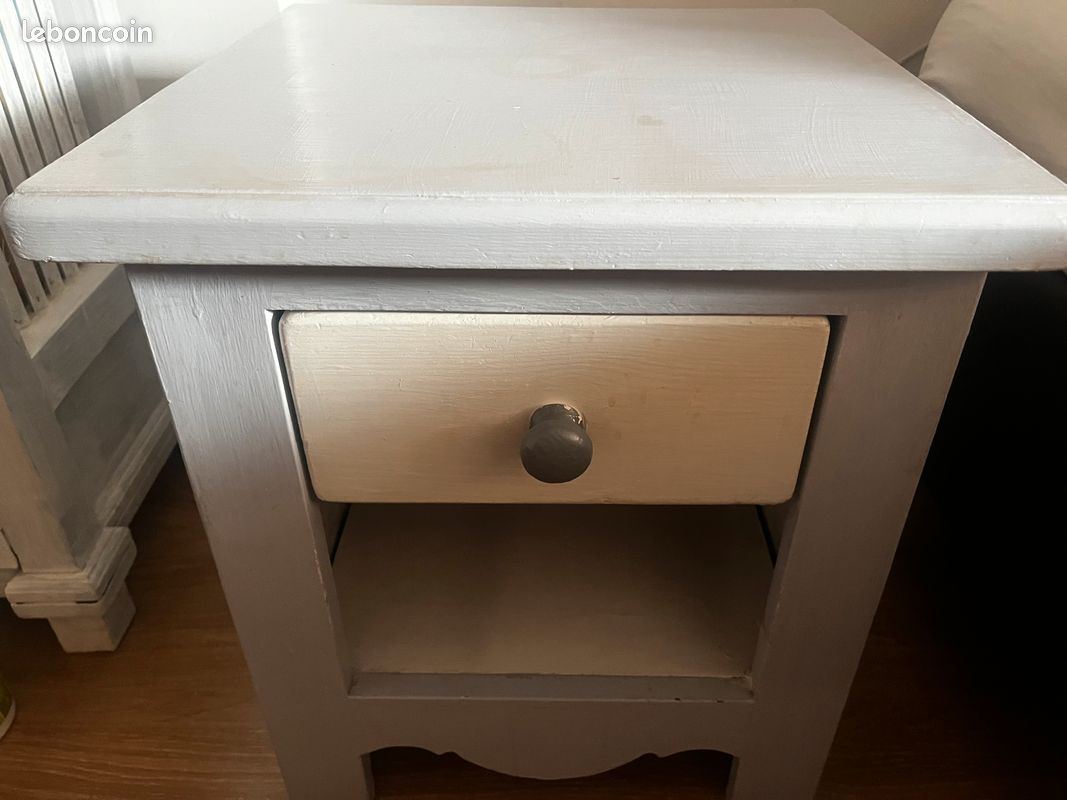 Table de chevet (image 1)