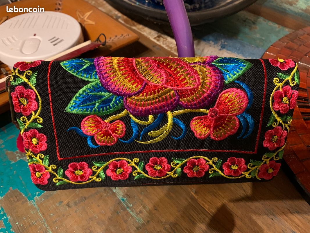 Pochette femme neuve (image 1)