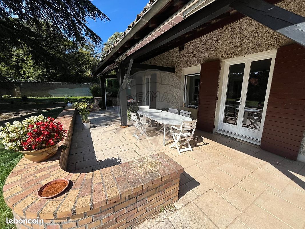 Maison 6 pièces 170 m² · à Arnas · 170 m² · 262 000 €