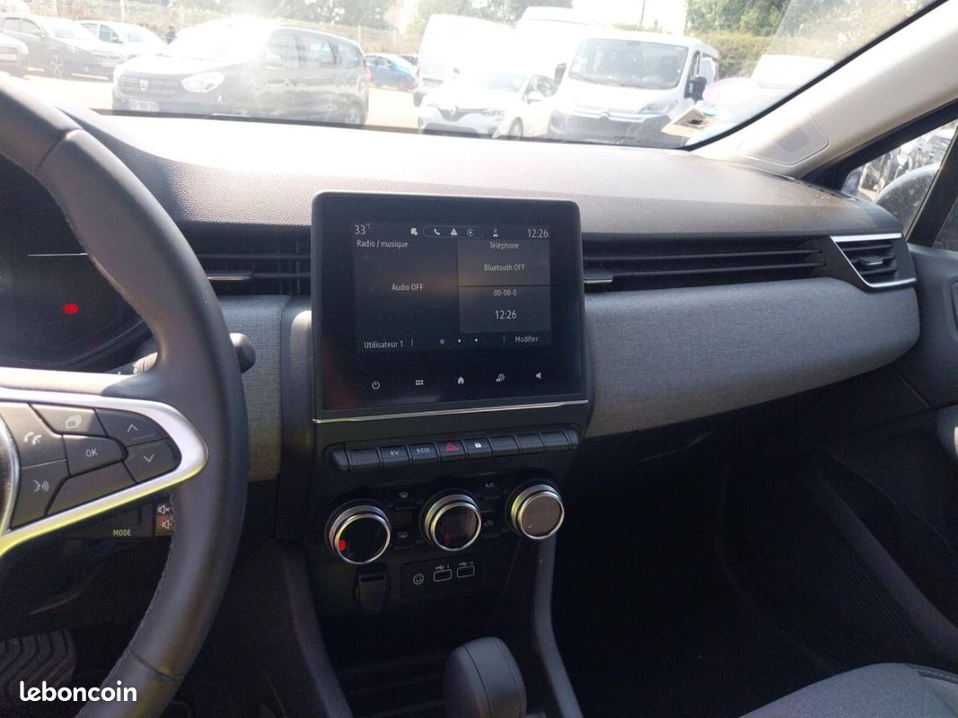 RENAULT Clio E-Tech full hybrid 145 Evolution (image 10)