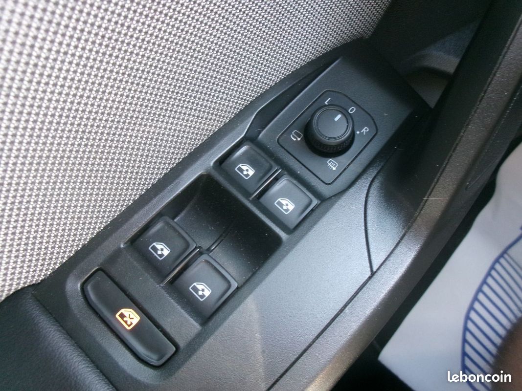 Seat LEON 2.0 TDI 115CH BUSINESS (image 20)