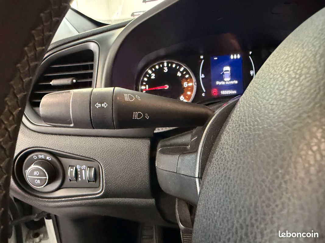 Jeep RENEGADE Longitude 1.6 CRD 120ch ~ TOIT OUVRANT ~ APPLE CARPLAY (image 23)