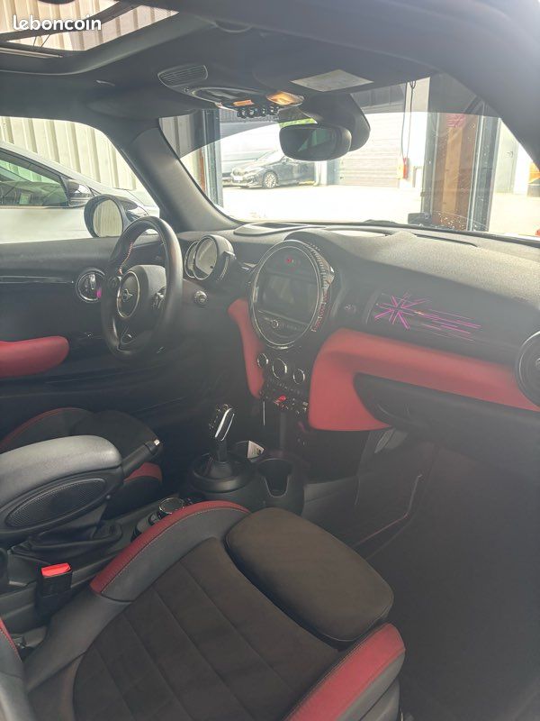 Mini cooper jcw 231 bva8 toit ouvrant/ phares union jack/ apple carplay/ park pilot carnet complet mini française pas de malus garantie (image 4)