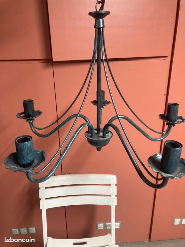 Lustre (image 1)