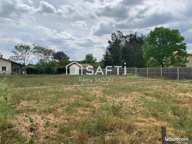 Terrain 881 m² AVENSAN