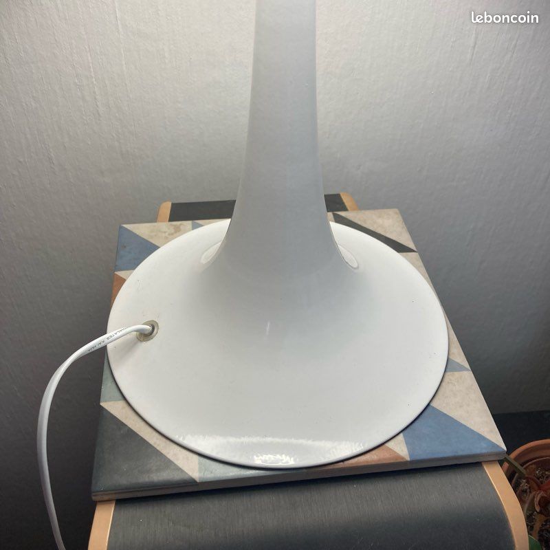 Pied de lampe en albâtre, 1970