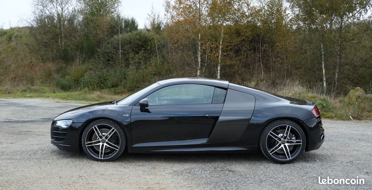 Audi R8 5.2 V10 FSI 525ch R tronic 6 - Suivi d'entretien / HiFi Bang&Olufsen / Caméra de recul / Pack Carbone / Maintien de charge (image 2)