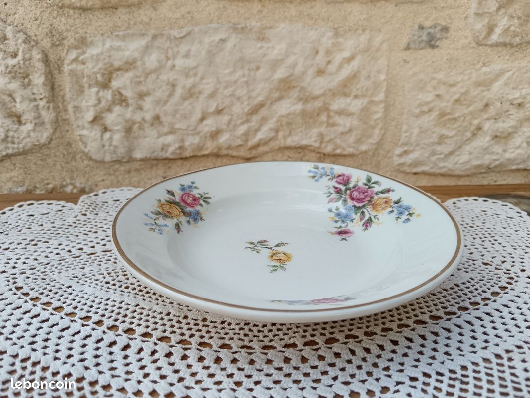6 assiettes semi creuses porcelaine de Limoges roses (image 15)