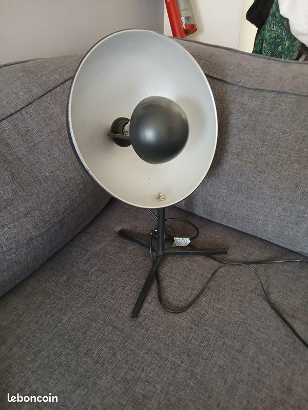 Lampe à poser (image 1)