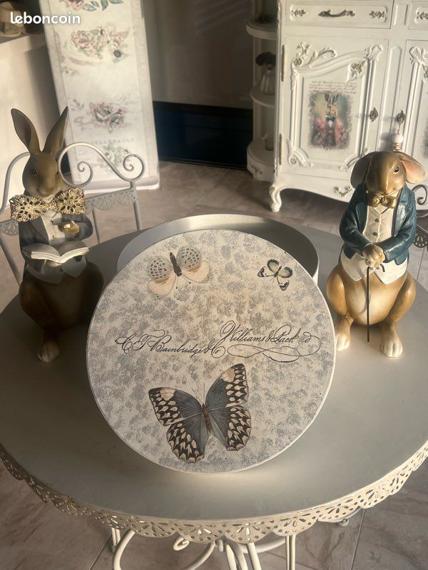 Ancienne Boîte à Gâteaux En Tôle Lithographiée Motif Papillon Art Déco Années 1930, Superbe état
