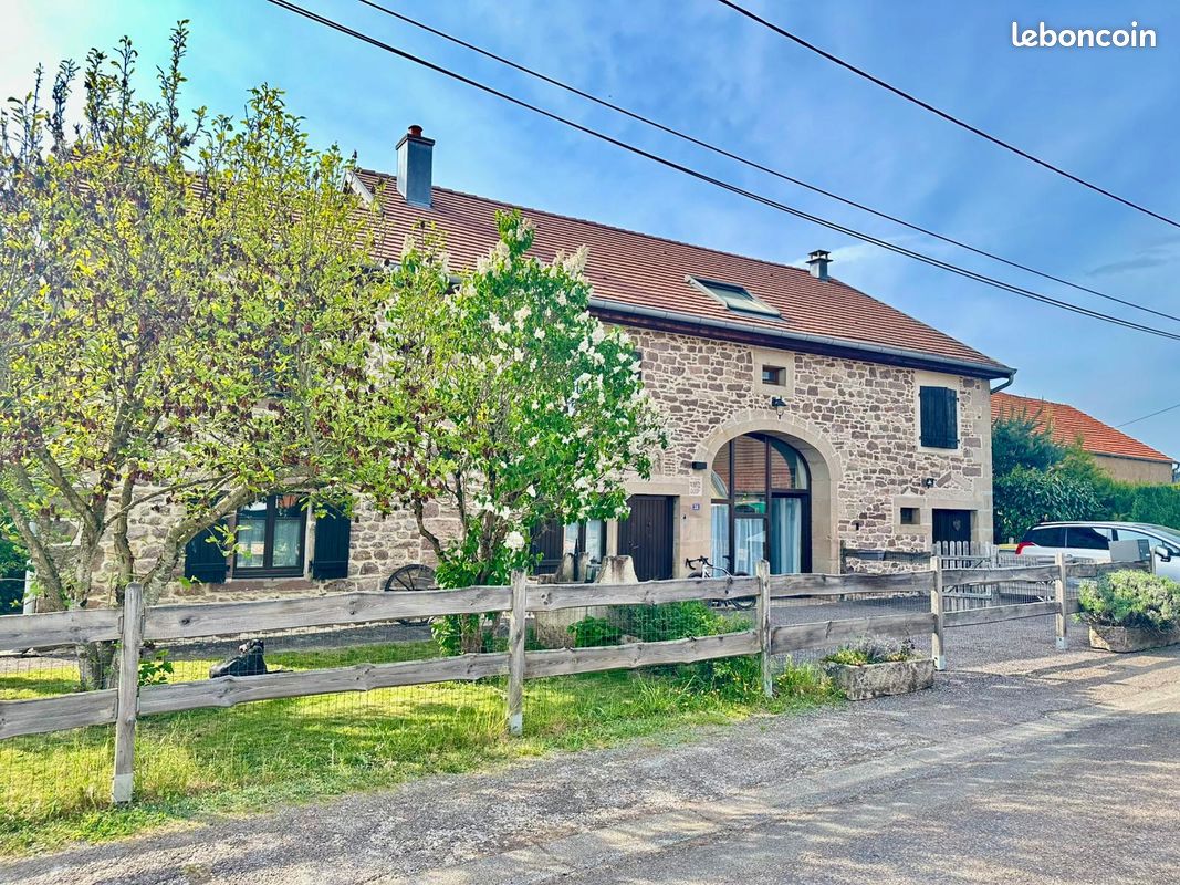 Maison 8 pièces 225 m² · à Lure · 225 m² · 349 000 €