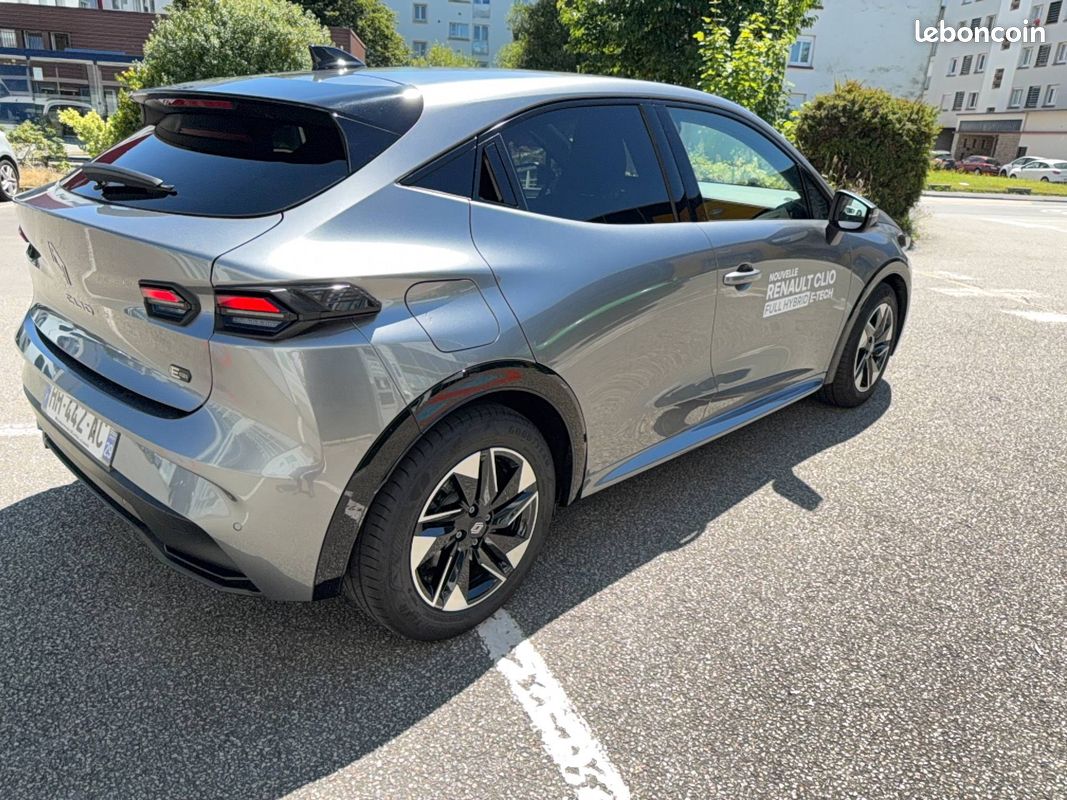 RENAULT Clio E-Tech full hybrid 160 ch Techno (image 5)