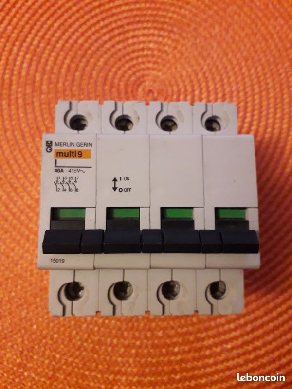 Interrupteur modulaire pour tableau électrique (image 1)