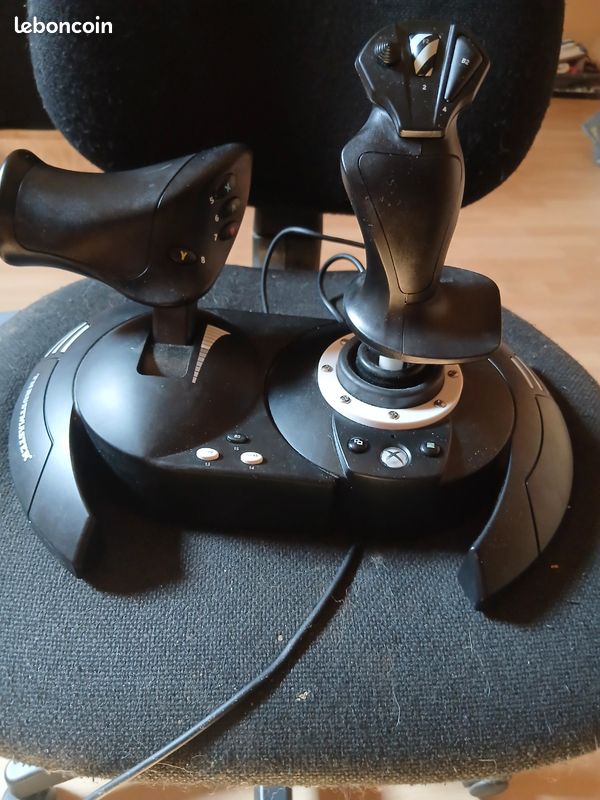 Simulateur avion thrustmaster (image 1)