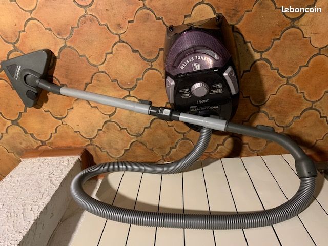 Bloc Moteur Aspirateur-balai Rowenta RH9879WO – Pièce D'occasion, Fonctionnel, Peut être Incomplet – À Récupérer