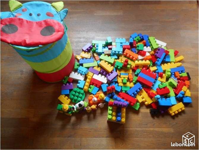 Lot Méga Bloks + Panier de rangement (image 1)