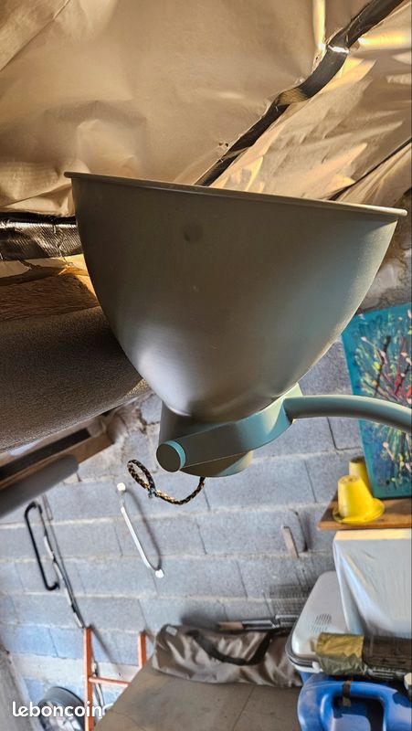 Lampe type industriel (image 1)