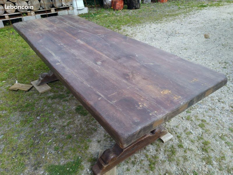 Table en bois massif (image 1)