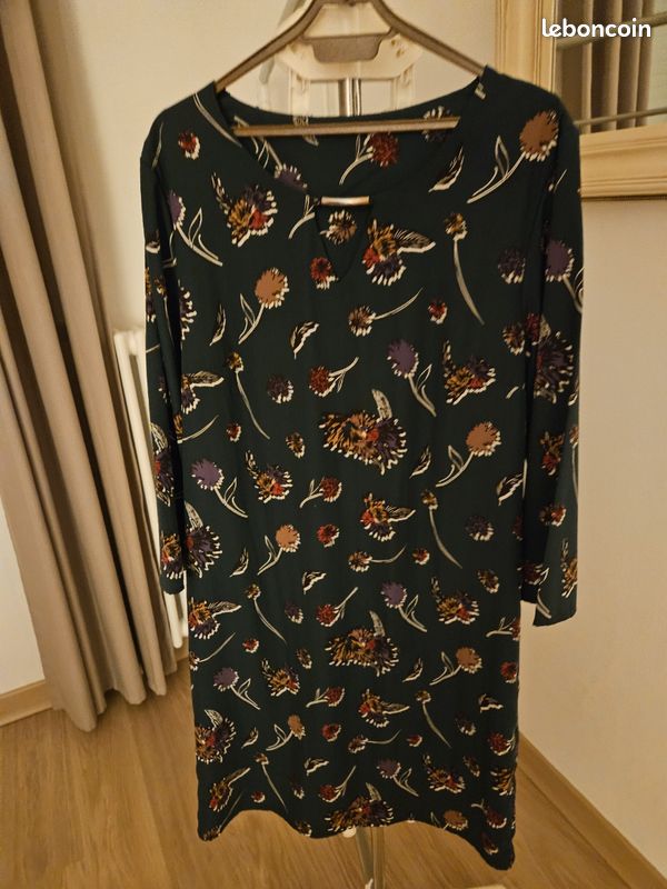 Robe (image 1)