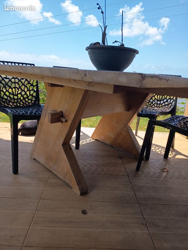 Table (image 1)