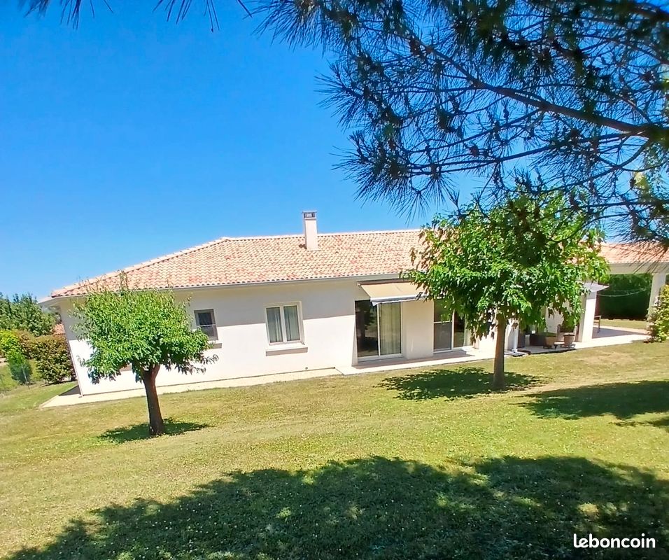 Maison 5 pièces 136 m² · à Roquefort · 136 m² · 370 000 €