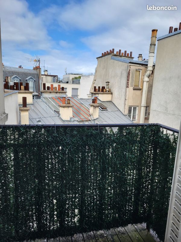 Studio lumineux de 15 m² avec balcon et vue sur les toits (image 10)