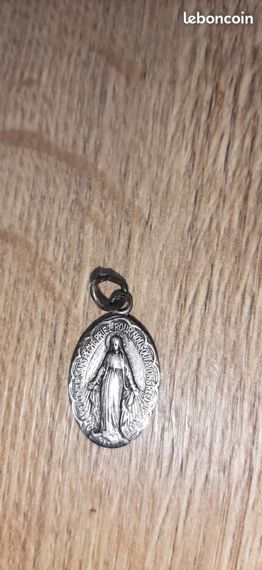 Médaille Religieuse Ancienne En Argent