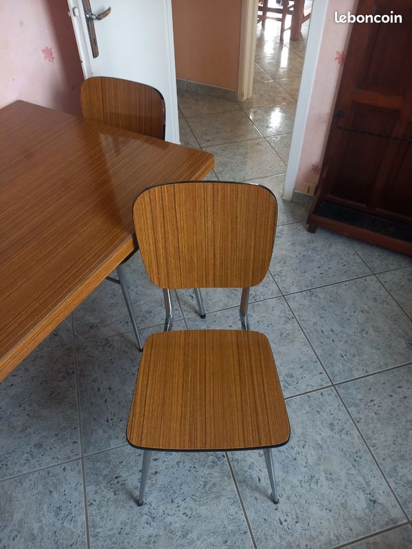 Table et chaises (image 3)