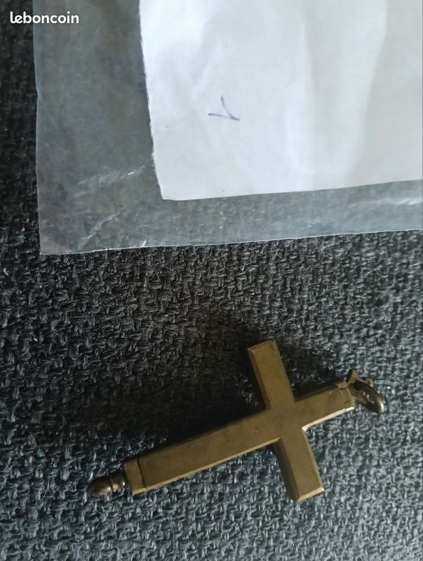 Reliquaire bronze 19e croix Jésus religieux (image 2)