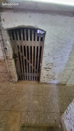 Cave de 20 m2 en sous sol d'un petit immeuble ancien