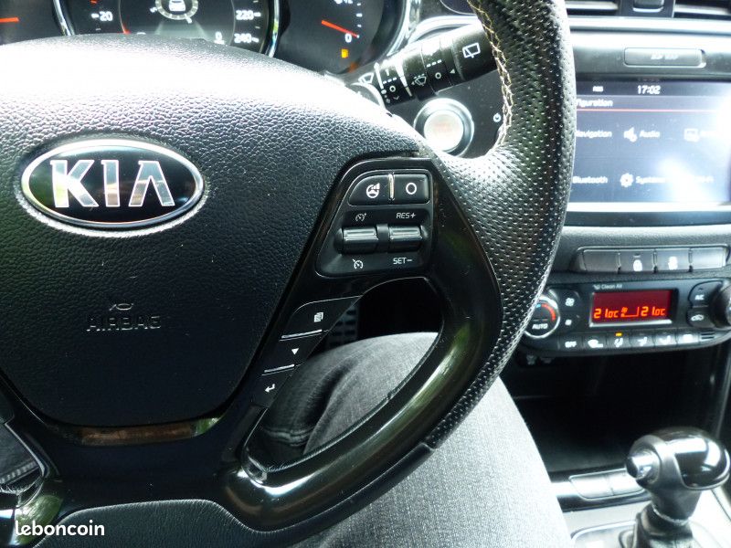 Kia CEE'D 1.6 CRDI 136CH GT LINE DCT (image 32)