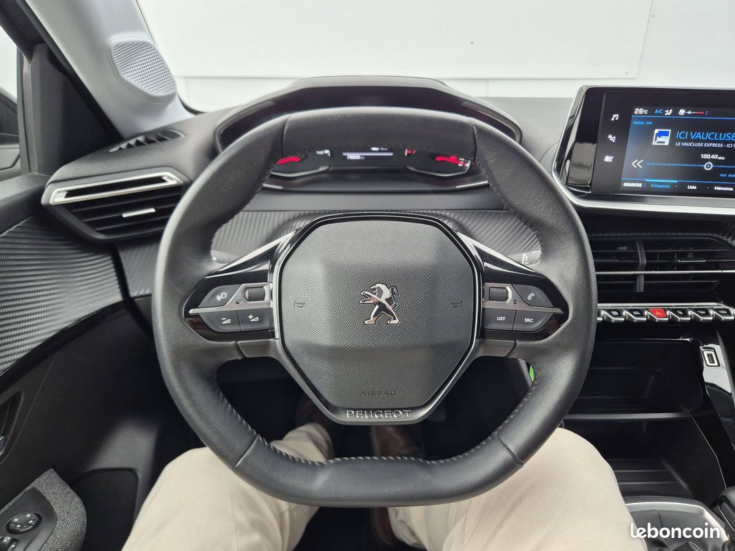 PEUGEOT 208 PureTech 100 S&S BVM6 Style (image 16)