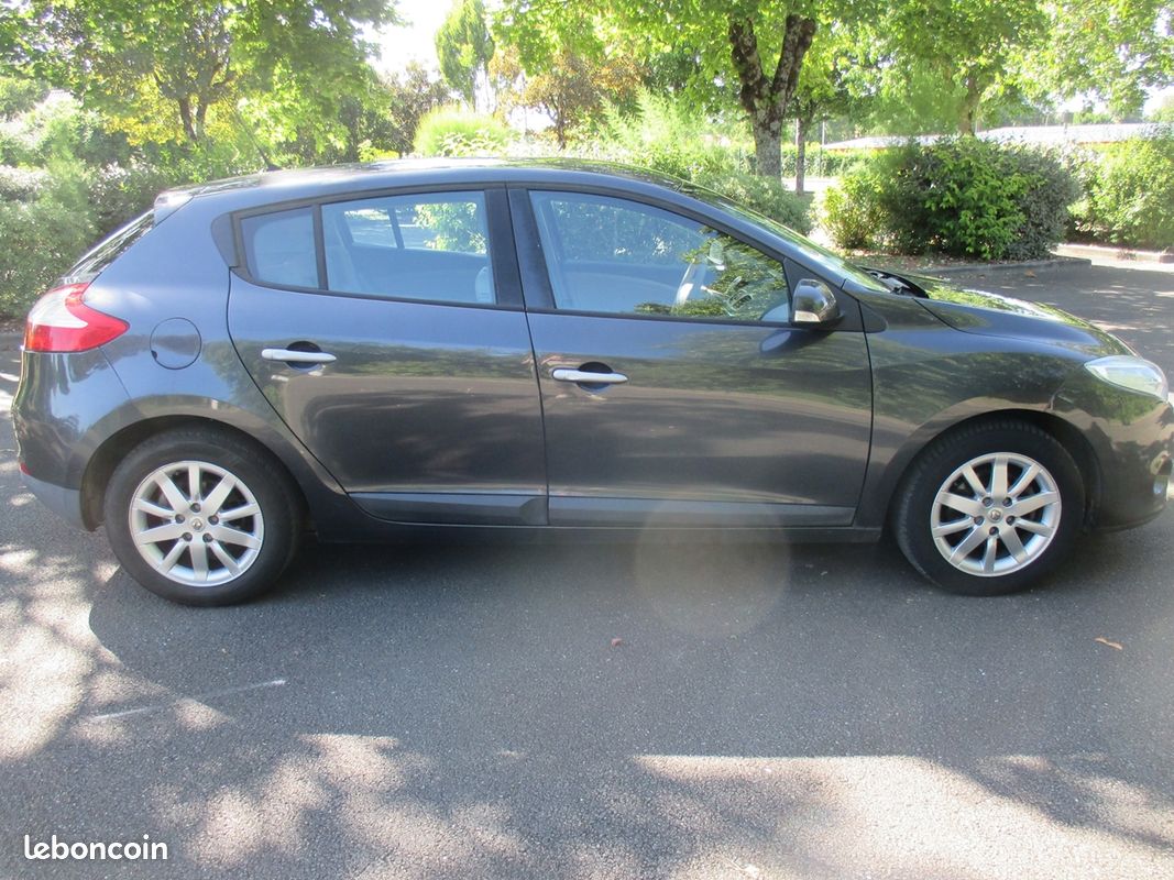 Renault MEGANE III 1.5 DCI 105CH PRIVILEGE ECO² (image 4)