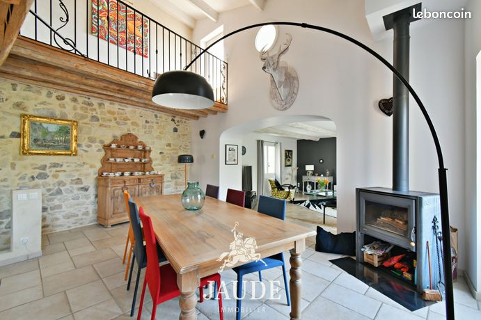 Propriété 7 pièces 195 m²