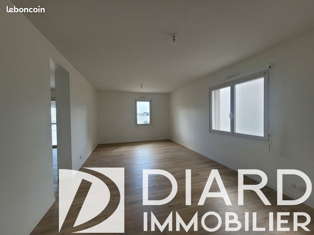Local commercial 2 pièces 93 m² · à Domagné · 93 m² · 209 000 €