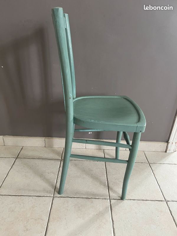 Chaise vintage en bois (image 2)