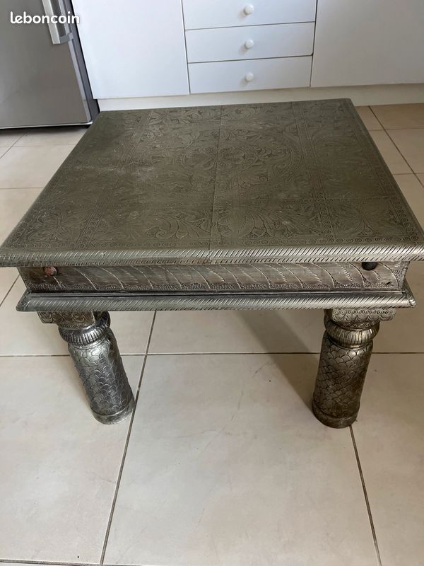 Table basse carrée argent metal bois et chiffons (image 1)