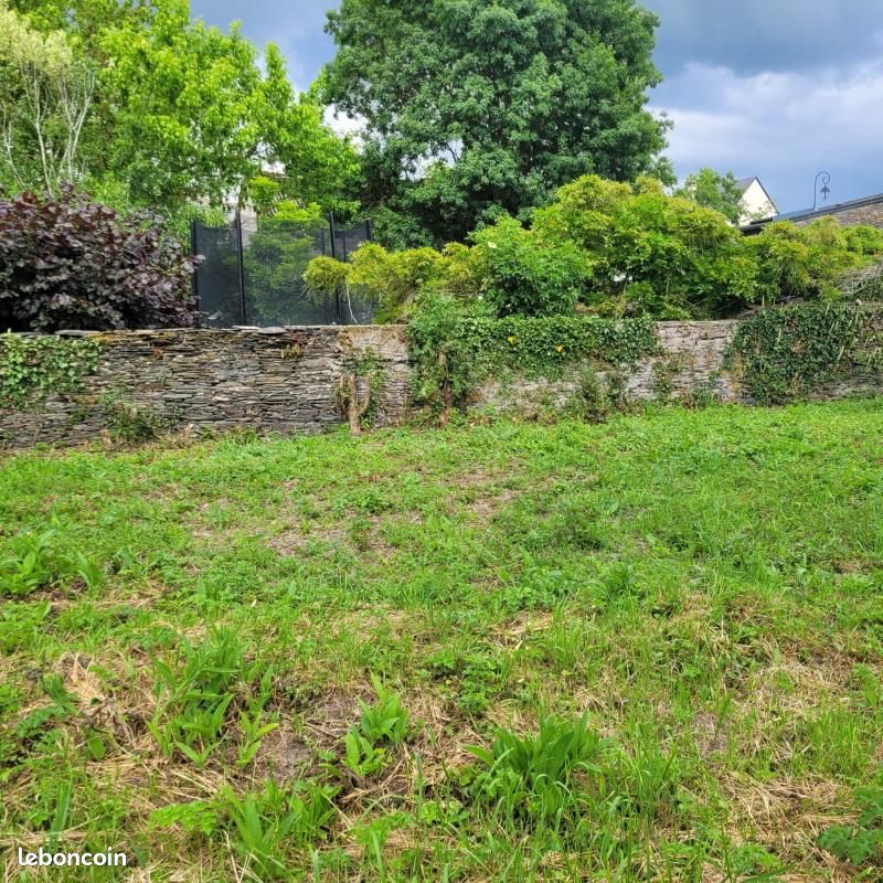 Terrain 1 098 m² Crouzilles · 19 900 €
