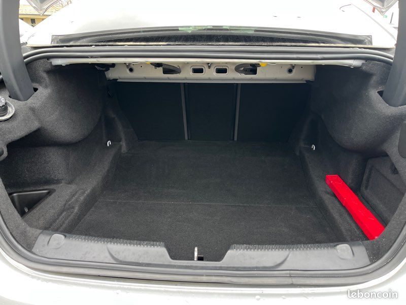 Jaguar XE 2.0 180ch BVA8 R-Sport (image 10)