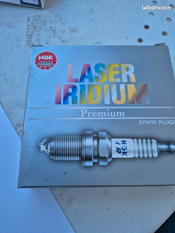 NGK BU8H (6431) Spark Plug - Zündkerze - Bougie d'allumage - Candela