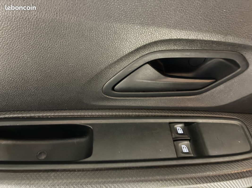 Dacia sandero stepway 1.0 eco-g gpl 100 essential - phares led / clim / bluetooth / regulateur (image 9)