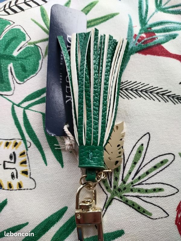 DRAEGER PARIS Portefeuille Zippé Vert Doré 15 X 2,5 X 9,5 Cm - Élégance Et Praticité Au Quotidien