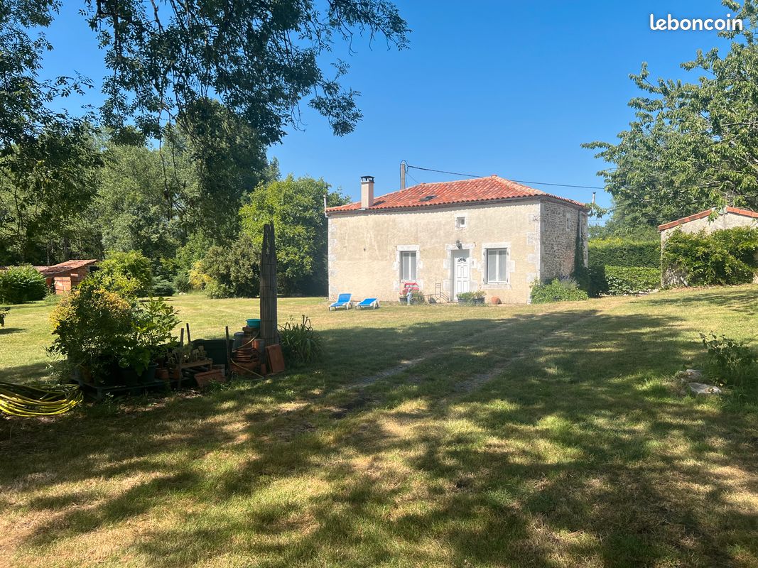 Maison 4 pièces 110 m² · à Confolens · 110 m² · 195 000 €