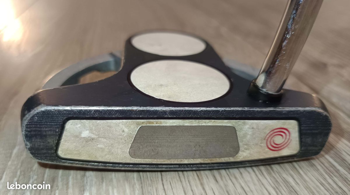 Putter maillet gris Titleist Dead Center SP-205 / main droite
